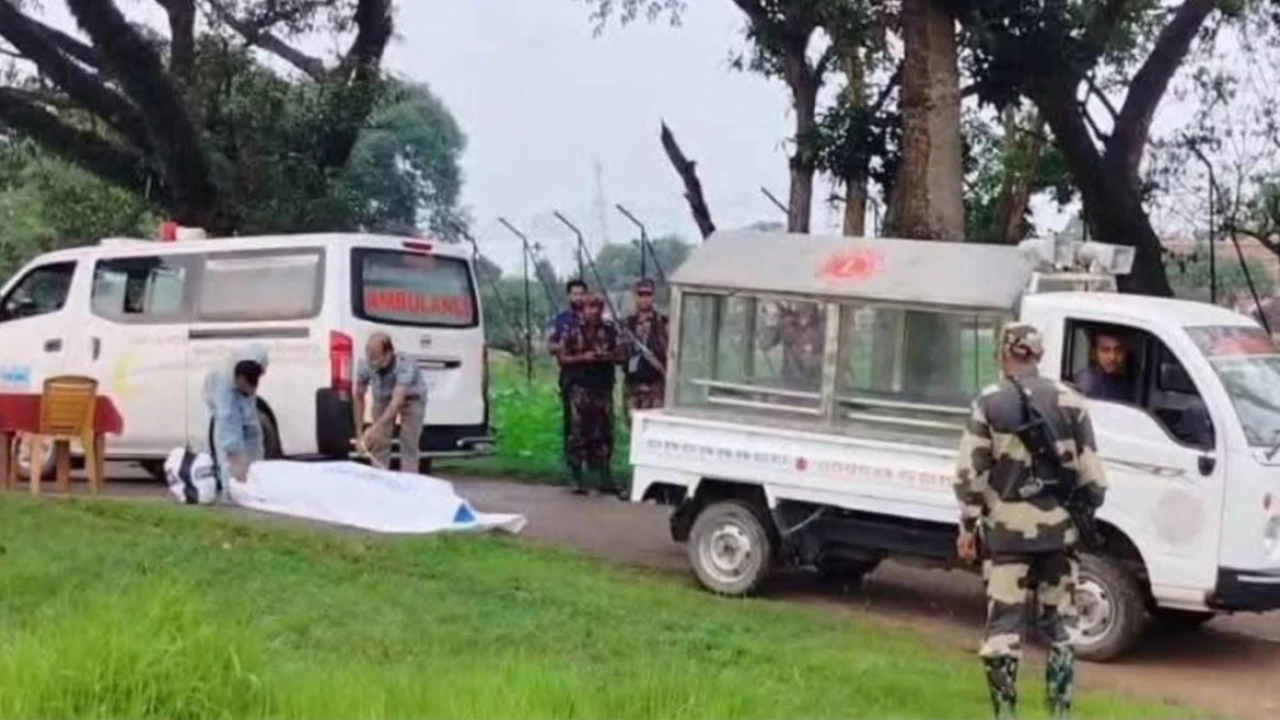 মনু নদী থেকে উদ্ধার ভারতীয় যুবকের লাশ বিএসএফের কাছে হস্তান্তর