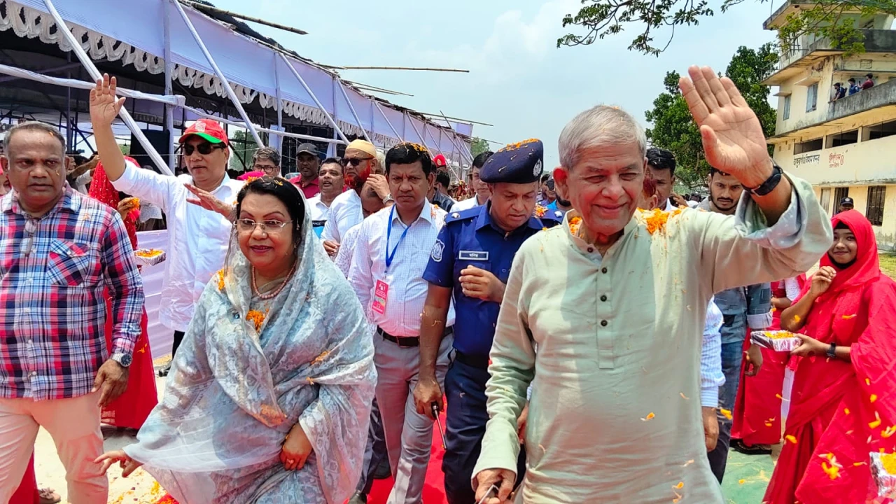 ঠাকুরগাঁও বিমানবন্দর ২ বছরের মধ্যে চালুর ঘোষণা, এ দেশের মানুষ জামায়াতকে ক্ষমতায় আনবে না- মির্জা ফখরুল