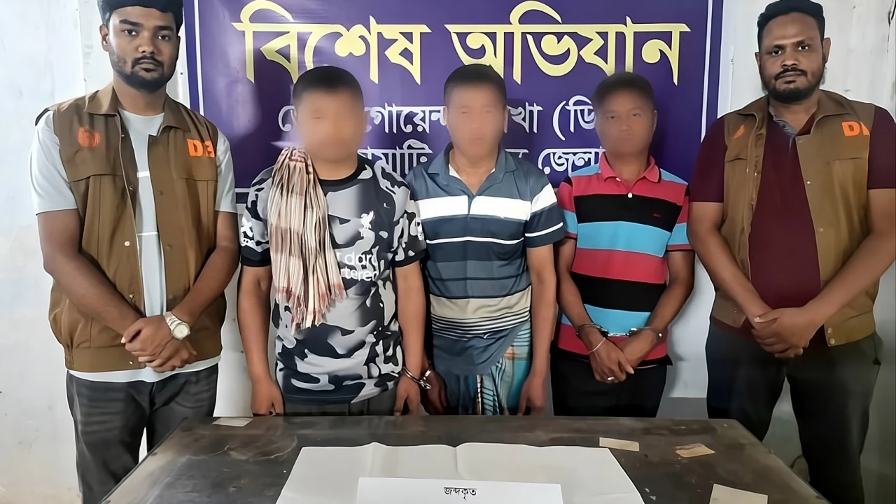 রাঙ্গামাটিতে ডিবির বিশেষ অভিযানে ১০০০ পিস ইয়াবা সহ ৩ জন আটক।