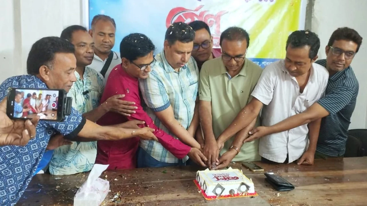 সততা ও সাহসিকতায় পাঠকের হৃদয় জয় করবে দর্পণ নিউজ