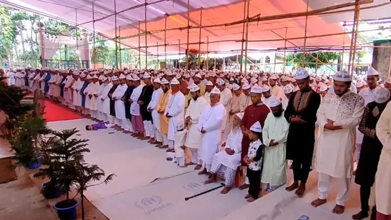 সৌদির সঙ্গে মিল রেখে পটুয়াখালীর ৩০ গ্রামে ঈদুল আজহার জামাত অনুষ্ঠিত