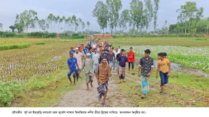 কুড়িগ্রামের রৌমারীতে একটি ব্রিজের অভাবে ৩০ হাজার মানুষের চরম দুর্ভোগ