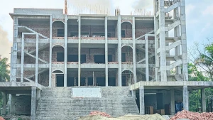 ৫ বছরেও শেষ হয়নি হাতিয়া মডেল মসজিদ নির্মাণ,কাজ অগ্রগতি মাত্র ৬০%—ক্ষোভে ফুঁসছে মুসল্লীরা