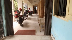 মণিরামপুর উপজেলা স্বাস্থ্য কমপ্লেক্সে মোটরসাইকেলের দখলদারিত্বে চরম দুর্ভোগ