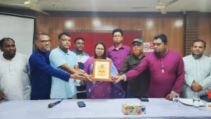 বাসাইলের বিদায়ী ইউএনও আকলিমা বেগমকে প্রেসক্লাবের সম্মাননা স্বারক প্রদান