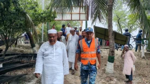 অবহেলিত জনপদ  দক্ষিণ বেদকাশীর পথে প্রান্তরে সাধারণ মানুষের খোঁজখবরে এমপি আবুল কালাম আজাদ