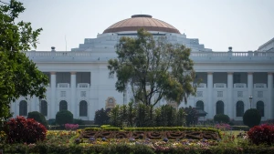 পশ্চিমবঙ্গের বিধানসভা ভেঙে দিলেন রাজ্যপাল, আর মুখ্যমন্ত্রী নন মমতা