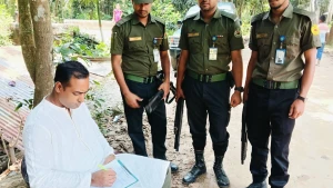 নোয়াখালী জেলার বেগমগঞ্জে অবৈধভাবে মাটি কাটায় দুই ব্যবসায়ীকে জরিমানা