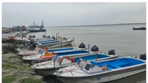 সরকারি ভাড়া মানছে না হাতিয়া-চেয়ারম্যান ঘাটের স্পিডবোট