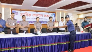 টানা দ্বিতীয়বার ফরিদপুর জেলার শ্রেষ্ঠ ওসি সালথা থানার বাবলুর রহমান