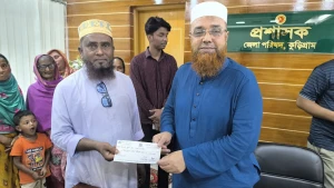 কুড়িগ্রাম জেলা পরিষদের মসজিদ- মাদ্রাসা উন্নয়নে ১ লক্ষ টাকা করে চেক বিতরণ