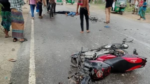 চৌমুহনী-লক্ষ্মীপুর সড়কে ট্রাক-মোটরসাইকেল সংঘর্ষে নিহত ১