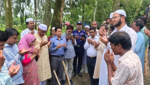 জেলা প্রশাসকের উপস্থিতিতে গংগাচড়ার 'চর ইশরকুল' ও 'পুকুরখুড়ি' খালের পুনঃখনন কাজের সূচনা