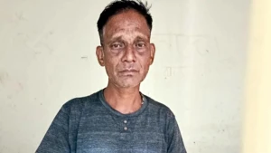 মৌলভীবাজারে চা-বাগানের ভেতরে স্ব-যত্নে গাঁজা চাষ! চাষী গ্রেপ্তার