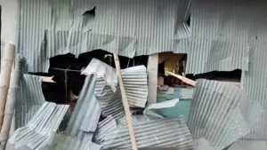 গোবিন্দগঞ্জে চুরির সালিশকে কেন্দ্র করে সংঘর্ষ: বিয়ের বাড়িসহ ৫ বাড়িতে হামলা, আহত ১৫