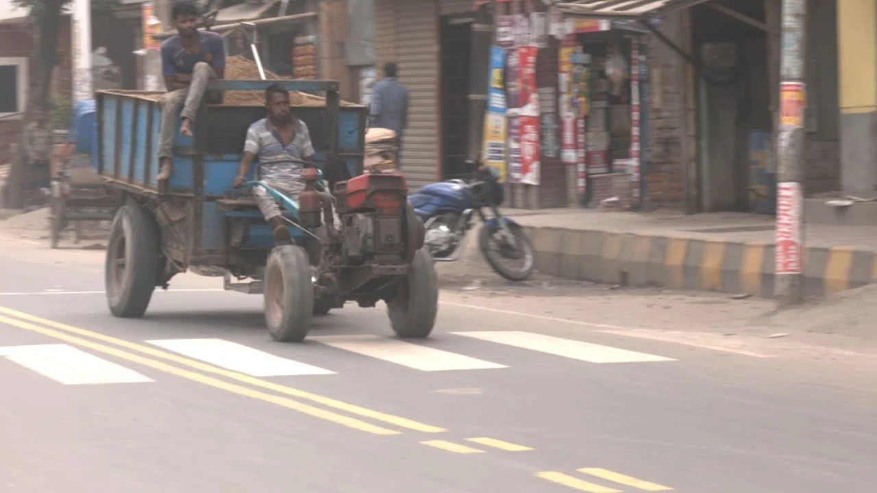 দুর্গাপুরে ট্রলির চাপায় শিশু আহত