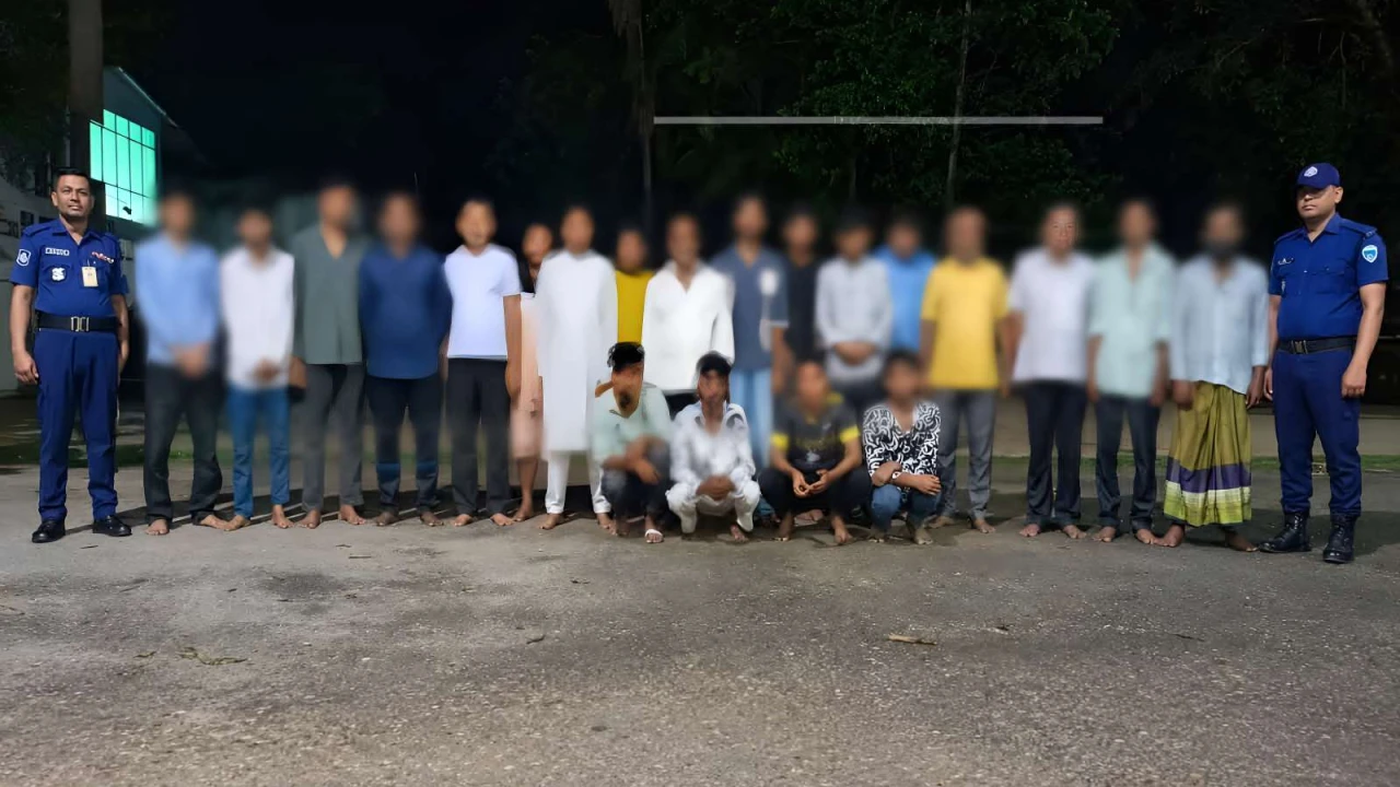 কোতয়ালী থানার বিশেষ অভিযানে ডেভিল, জুয়াড়ি, কিশোর গ্যাং ও মাদকসেবীসহ মোট ২২ জন গ্রেফতার।