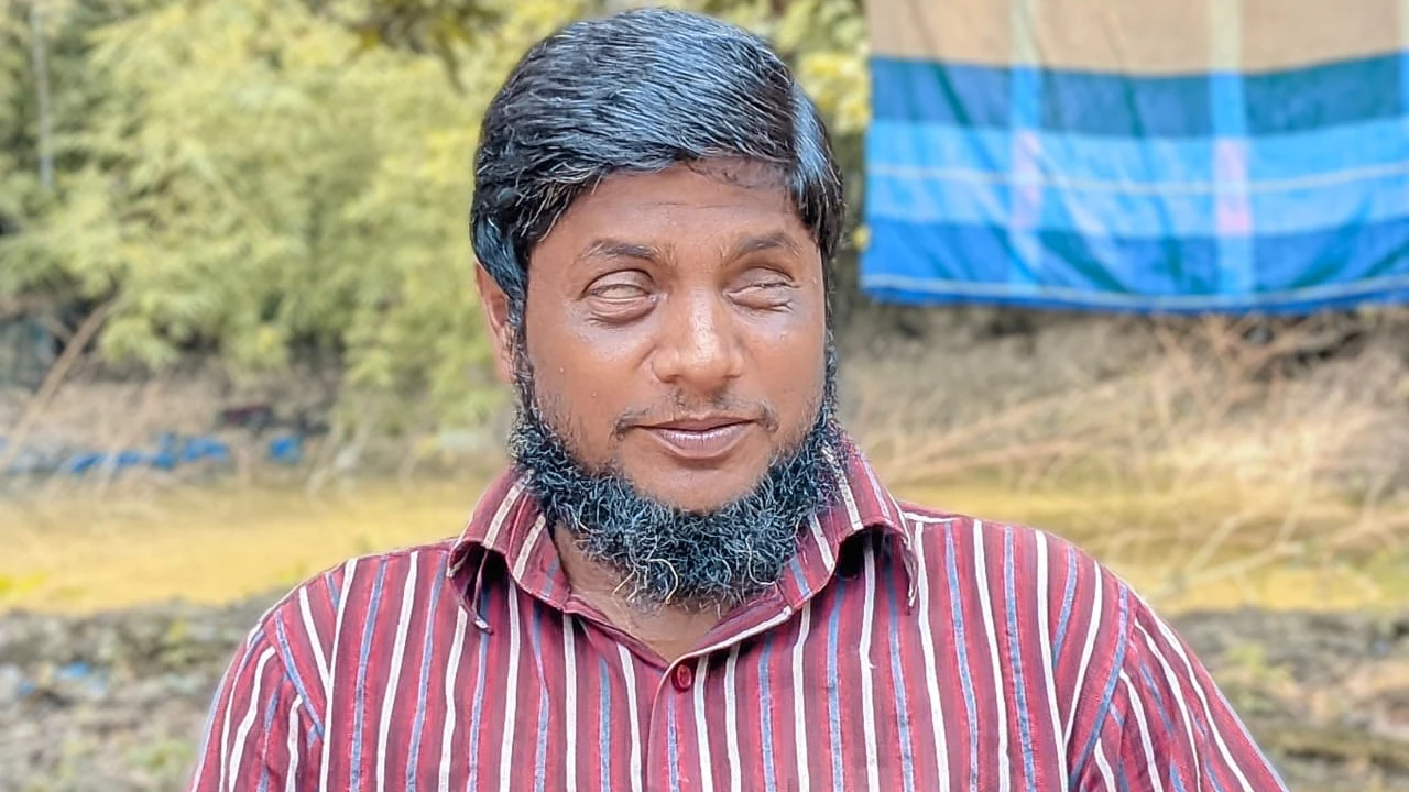 অসহায় অন্ধ জাকেরের আর্তনাদ: ঋণ শোধে বিক্রি করবেন কিডনি
