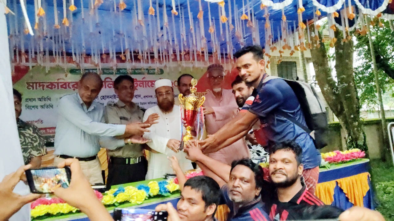 কুড়িগ্রামে মাদকবিরোধী ভলিবল টুর্নামেন্টের ফাইনাল অনুষ্ঠিত