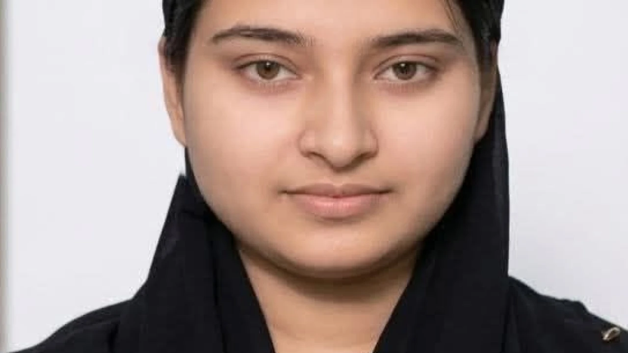 দরিদ্র মাহমুদা চিকিৎসক হতে চায়