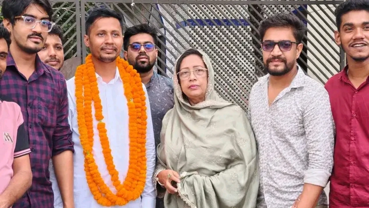 বাউফলে ছাত্রদল সভাপতির মুক্তির দাবিতে বিক্ষোভ, কয়েক ঘণ্টা পর আদালতে জামিন