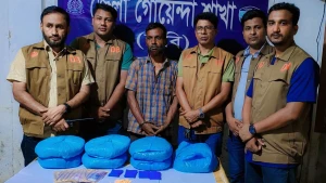 নোয়াখালীতে ৭০০ ইয়াবা, ৭ কেজি গাঁজা ও নগদ ৫০ হাজার টাকাসহ মাদক ব্যবসায়ী গ্রেফতার