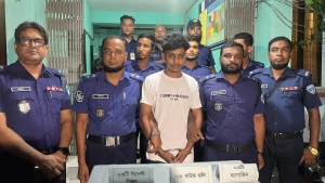 নোয়াখালী বেগমগঞ্জে ৩টি বিদেশি পিস্তল, ৮ রাউন্ড গুলি ও মোটরসাইকেলসহ যুবক গ্রেফতার