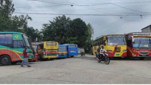 ভূরুঙ্গামারীতে বাস পোড়ানোর ঘটনায় মামলা     ঢাকা ও কুড়িগ্রামগামী বাস চলাচল বন্ধ