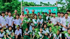 জুরাছড়িতে সেনাবাহিনীর বৃক্ষরোপণ ও কৃষি সহায়তা কর্মসূচি অনুষ্ঠিত।