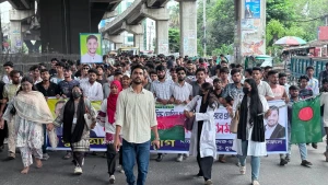 নিষিদ্ধ সংগঠনের অপতৎপরতা ও দেশবিরোধী ষড়যন্ত্রের প্রতিবাদে খুলশীতে ছাত্রদলের বিক্ষোভ মিছিল।