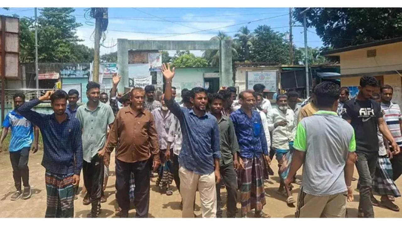 ক্ষতিগ্রস্ত কৃষকদের নাম বাদ দিয়ে তালিকা প্রস্তুতের অভিযোগ
