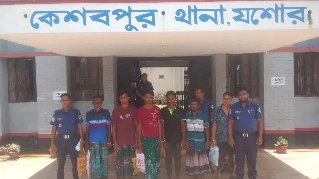 কেশবপুর থানা পুলিশের অভিযানে ওয়ারেন্টভুক্ত ৬ আসামি গ্রেফতার