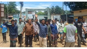 ক্ষতিগ্রস্ত কৃষকদের নাম বাদ দিয়ে তালিকা প্রস্তুতের অভিযোগ