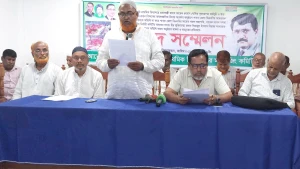 স্কুলে হামলা ভাংচুরের ঘটনায় বিএনপির একাংশের নেতাদের নিয়ে স্কুল কমিটির সংবাদ সম্মেলন