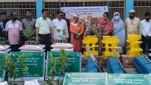 ঈশ্বরগঞ্জে মৎস্যচাষিদের মাঝে উপকরণ বিতরণ